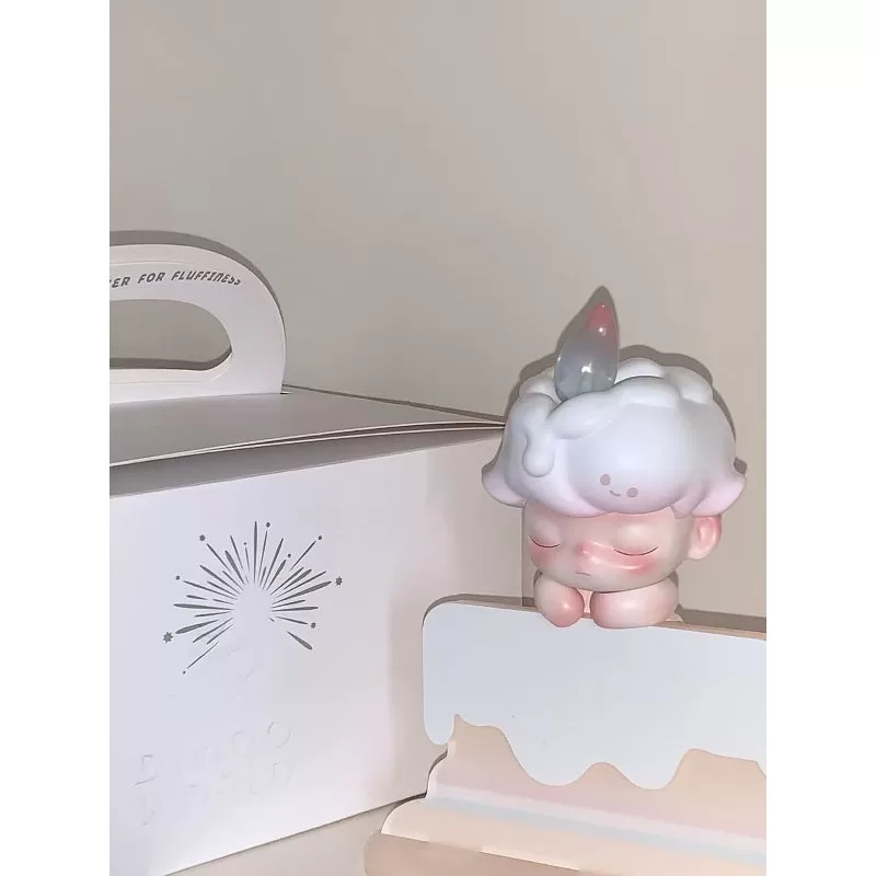 DIMOO Chiffong Cake Limited Figur DIMOO Chiffong Cake Limited Figur