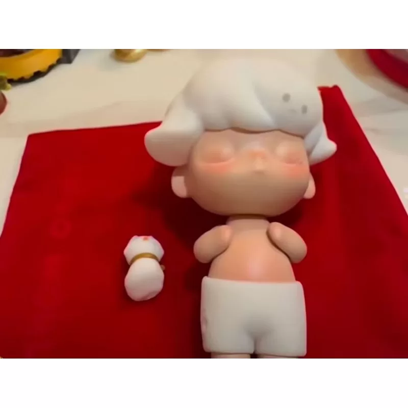 DIMOO Small Footprints-Winter Memory White Snow Limited Figure DIMOO Small Footprints-Winter Memory White Snow Limited Figure