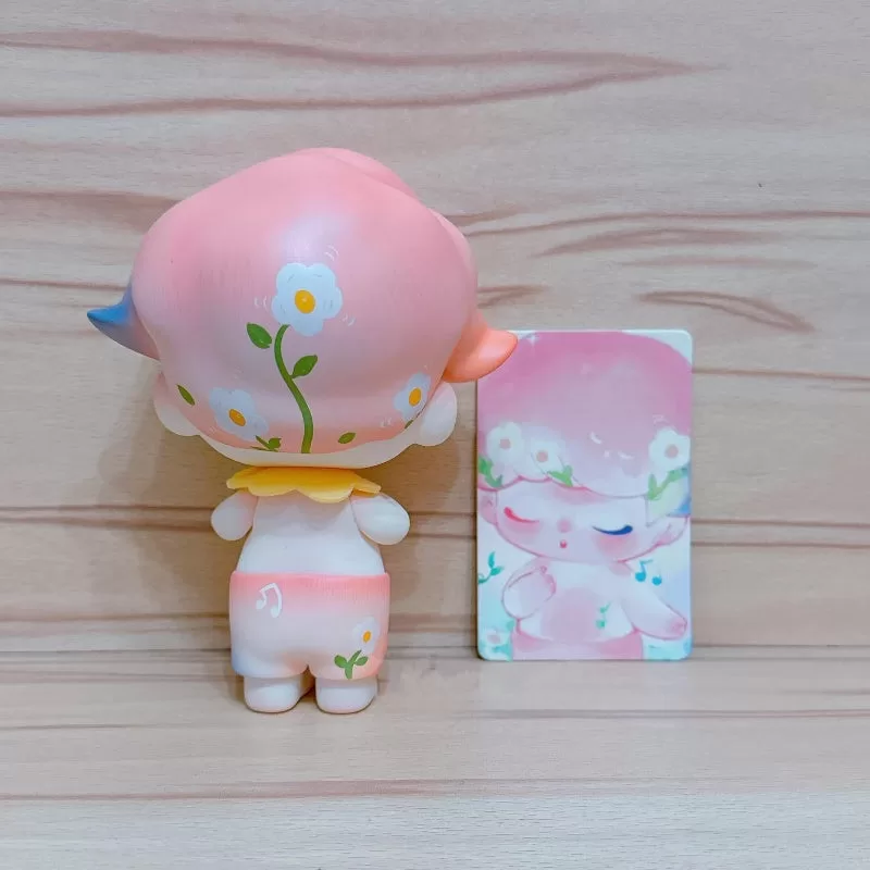 DIMOO Strelitzia: Chanting Limited Figure DIMOO Strelitzia: Chanting Limited Figure