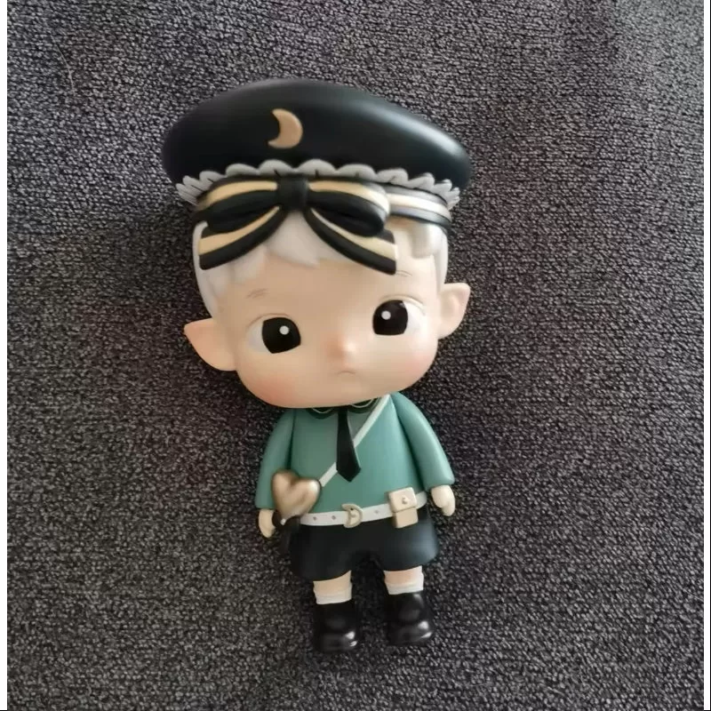 Hacipupu Little Jupiter Police Figurine 2021 begränsad upplaga Hacipupu Little Jupiter Police Figurine 2021 begränsad upplaga
