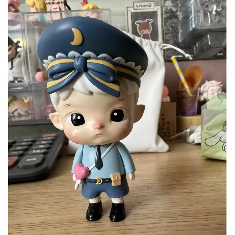 Hacipupu Little Moon Police Figurine 2021 begränsad upplaga