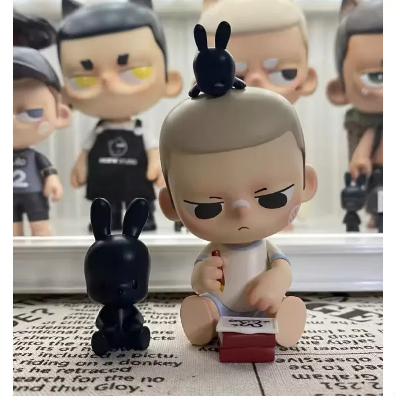 KUBO Little Painter Figurine Art Toy 2022 Limited KUBO Little Painter Figurine Art Toy 2022 Limited