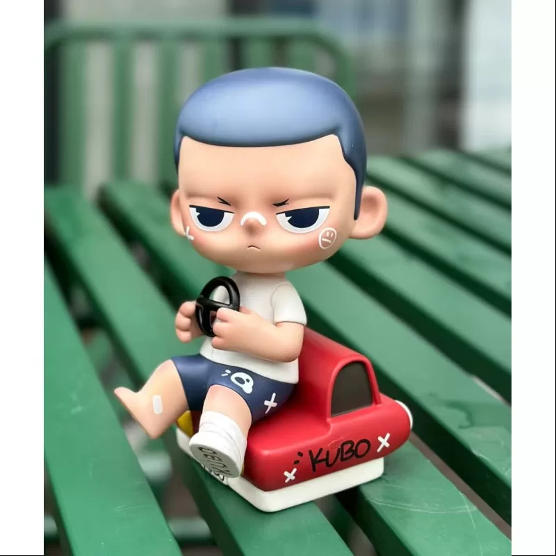 KUBO Shark Racer Figurine Art Toy 2022 Limited KUBO Shark Racer Figurine Art Toy 2022 Limited