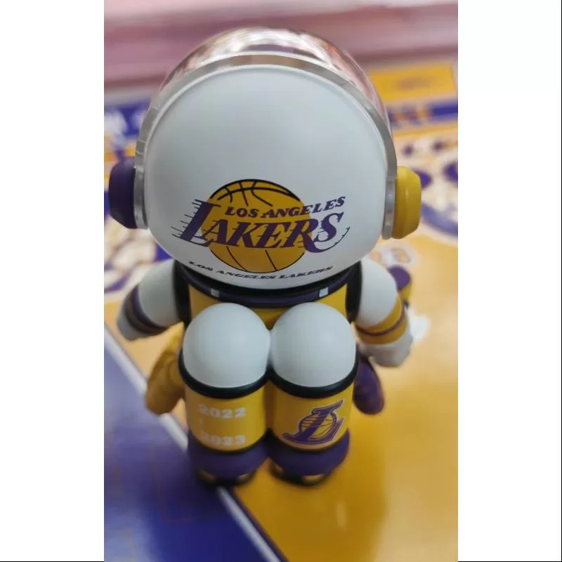 MEGA SPACE MOLLY 100 % NBA Los Angeles Lakers 2023 LIMITED