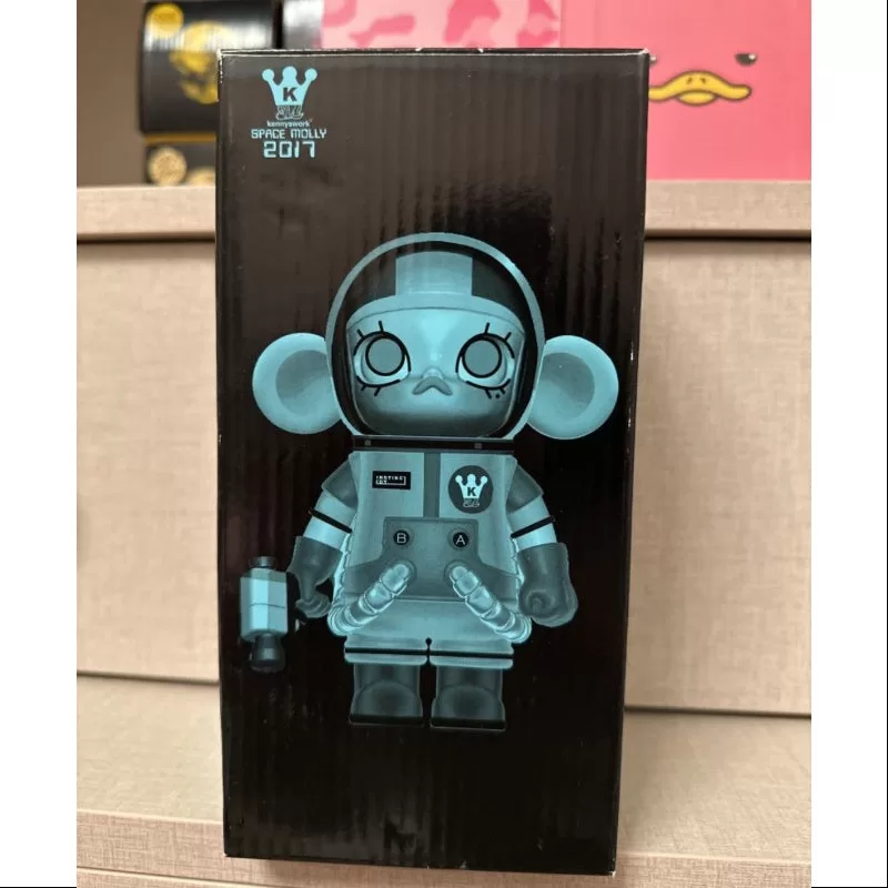 MEGA SPACE MOLLY 200% Space Suit 2017 Limited Edition MEGA SPACE MOLLY 200% Space Suit 2017 Limited Edition