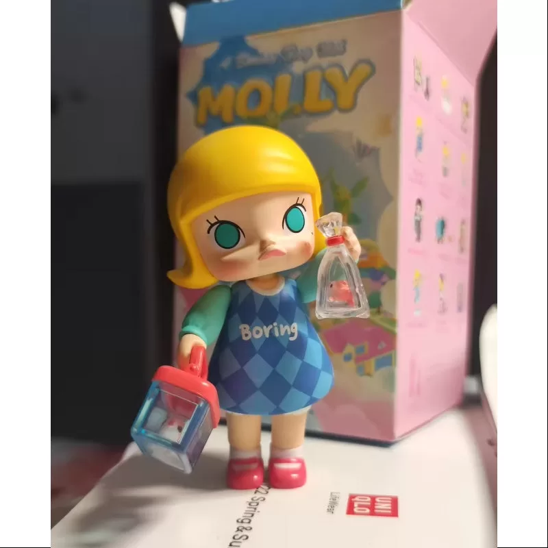 MOLLY En tråkig dag med Molly-serien som skaffar nya vänner