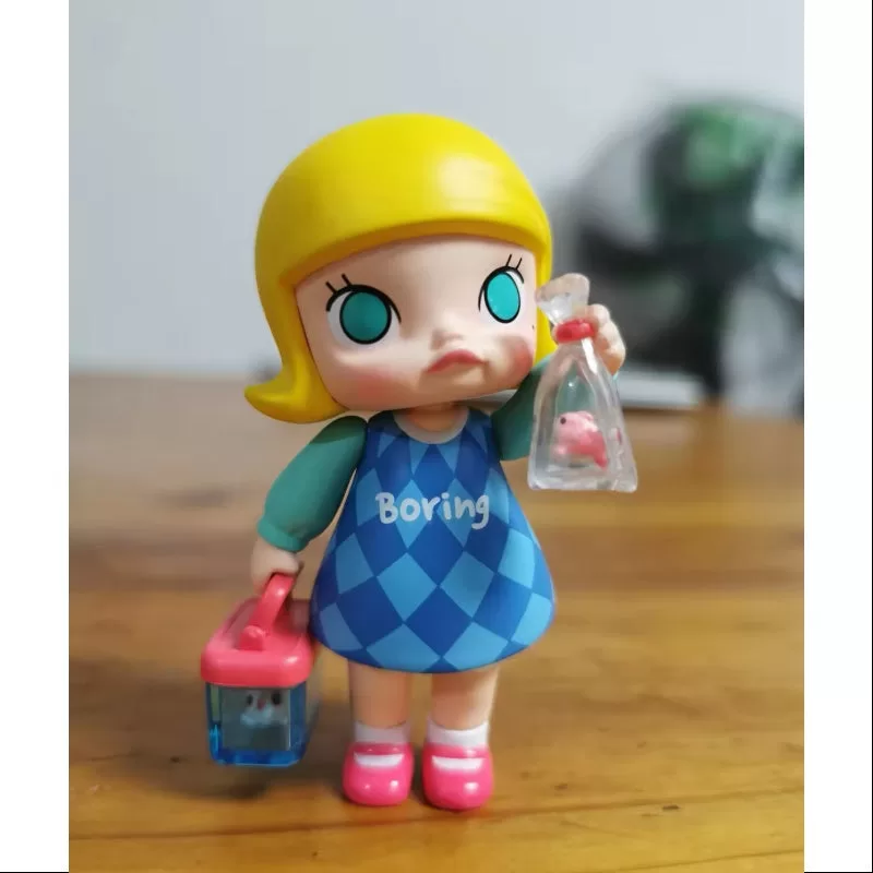 MOLLY En tråkig dag med Molly-serien som skaffar nya vänner MOLLY En tråkig dag med Molly-serien som skaffar nya vänner