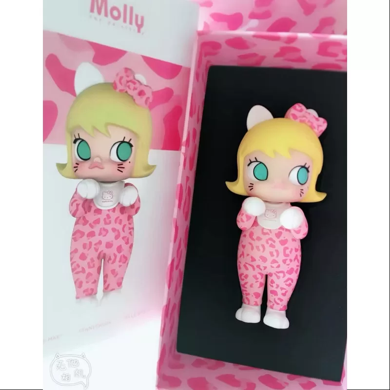 MOLLY X Hello Kitty Hello Molly Pink 2018 Limited Edition MOLLY X Hello Kitty Hello Molly Pink 2018 Limited Edition