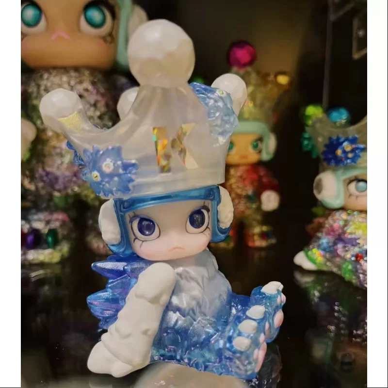 MOLLY X Instinctoy Mini Ice Erosion Molly Blue 2017 Limited Edition MOLLY X Instinctoy Mini Ice Erosion Molly Blue 2017 Limited Edition