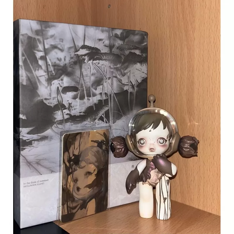 Skullpanda Baby Lotus i The Dusk of Summer Limited Figur