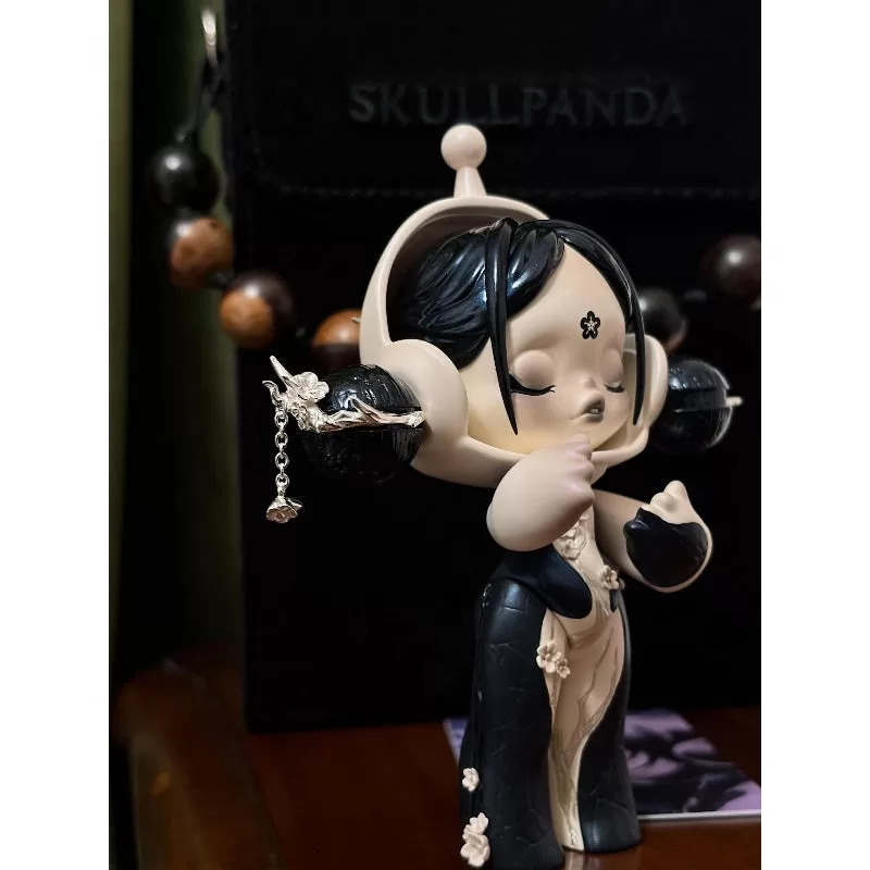 Skullpanda Baby Plommon Secret Yingye Limited Figurine Skullpanda Baby Plommon Secret Yingye Limited Figurine