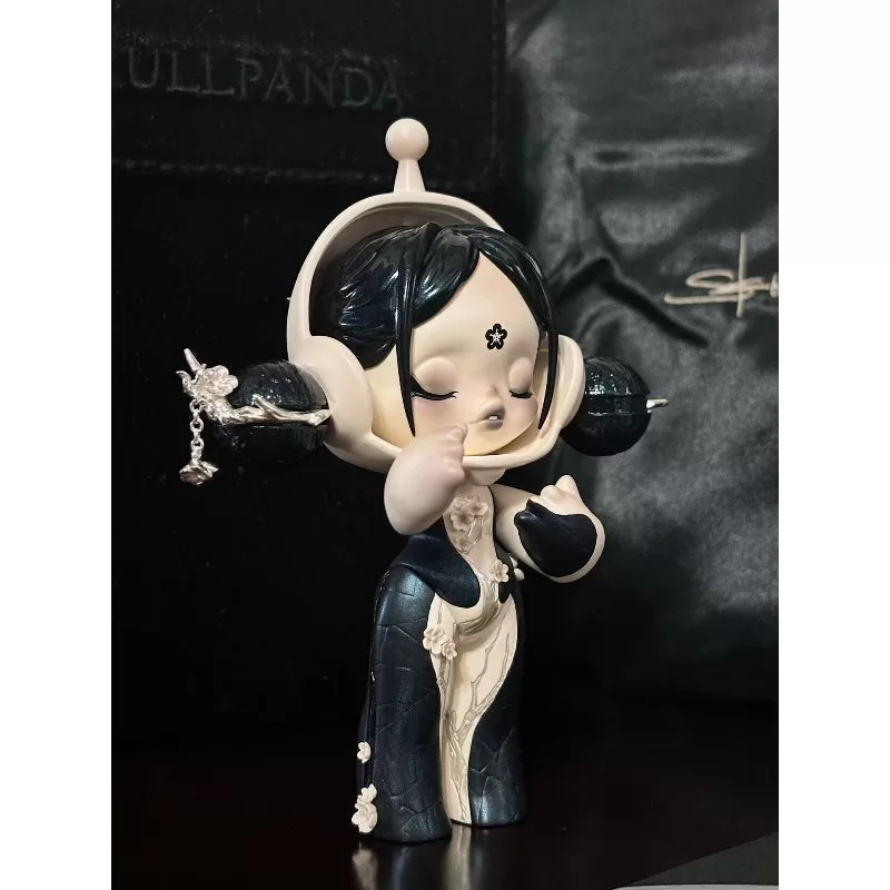 Skullpanda Baby Plommon Secret Yingye Limited Figurine Skullpanda Baby Plommon Secret Yingye Limited Figurine